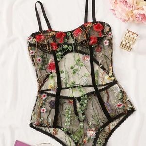 ❌SOLD!!!❌BRAND NEW lace embroidery bodysuit
